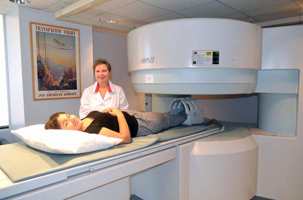 WOMRI scheduling team assisting patients with MRI appointment requests WOMRI scheduling team assisting patients with MRI appointment requests